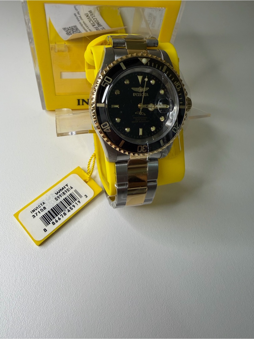 Invicta Two-Tone Gold and Silver Men's Dive Watch with Black Dial